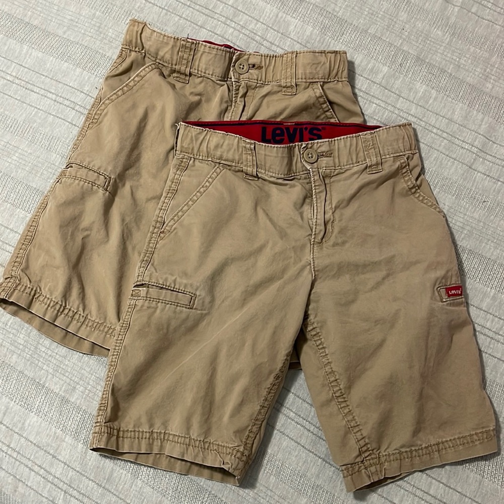 LEVI’S | Boys Bundle of 2 Pairs of Tan Shorts Size 7 Regular